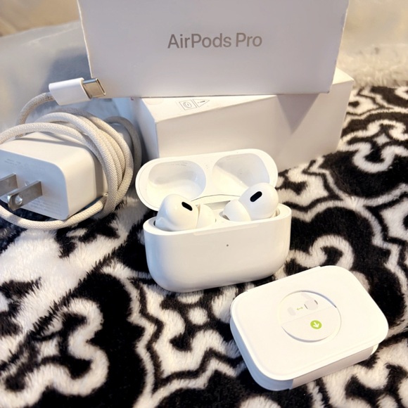 Apple AirPods Pro - Classic White2nd Generation